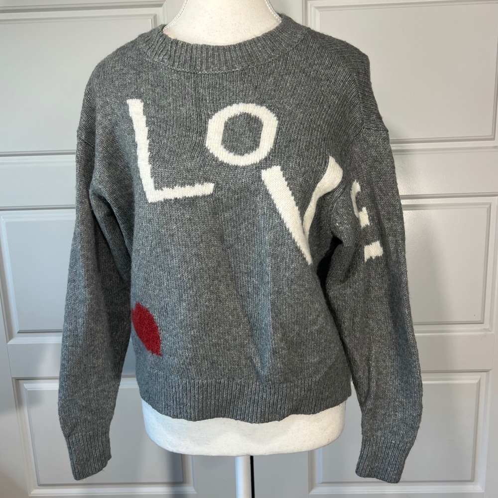Lou‎ & Grey LOFT Love Sweater XS Gray Soft Crewneck Red Heart Knit Pullover